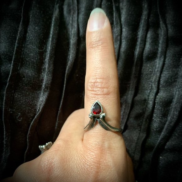 Bloodmilk Garnet Nyx's Diadem Part I .925 Ring - Picture 3 of 4